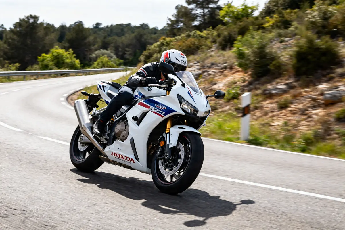 Honda 1100 CBR XX : guide essentiel achat, pièces & avis
